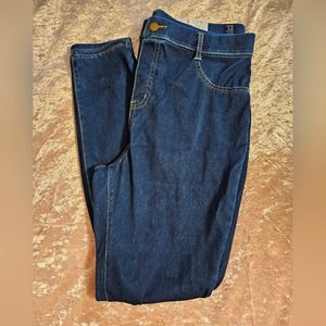 Time and Tru skinny Jeans